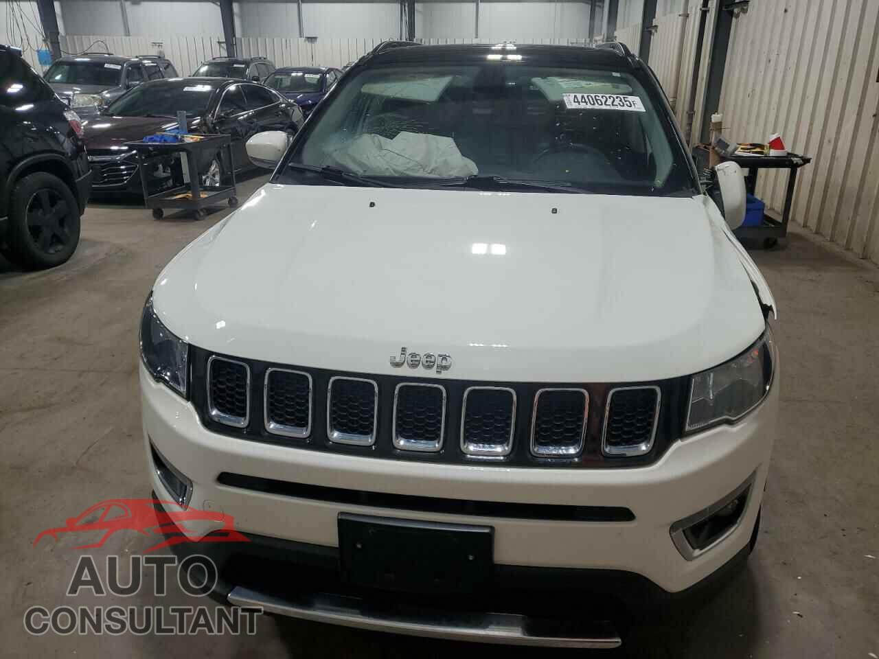JEEP COMPASS 2018 - 3C4NJDCBXJT246128
