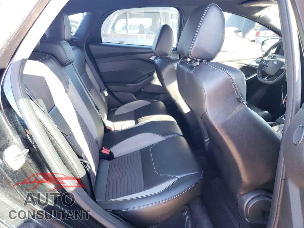 FORD FOCUS 2015 - 1FADP3L96FL340405