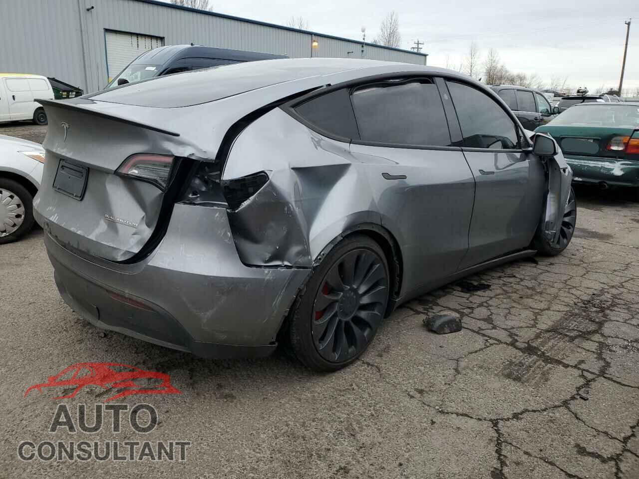 TESLA MODEL Y 2024 - 7SAYGDEF4RF152108