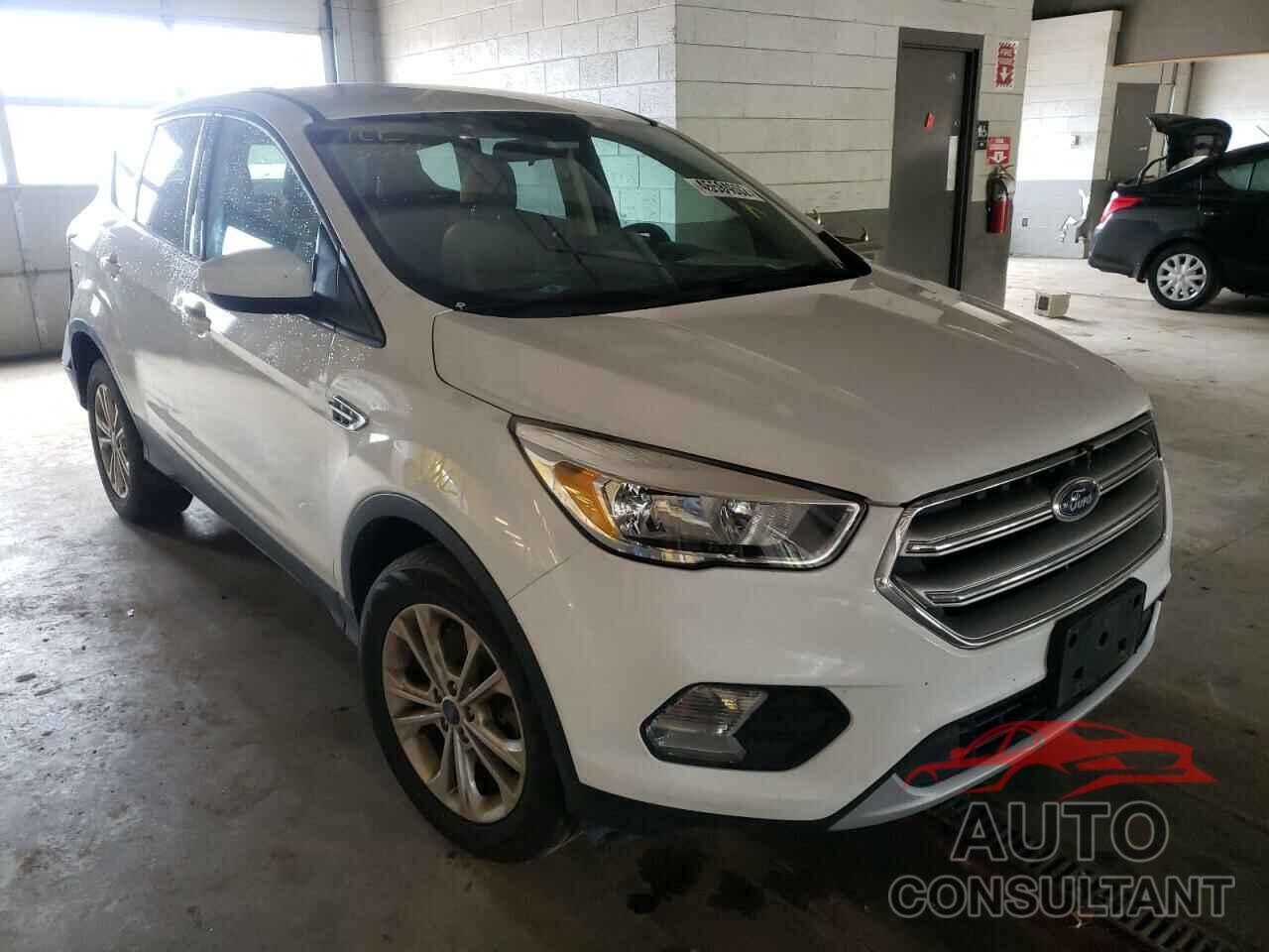 FORD ESCAPE 2017 - 1FMCU9GD6HUC42760