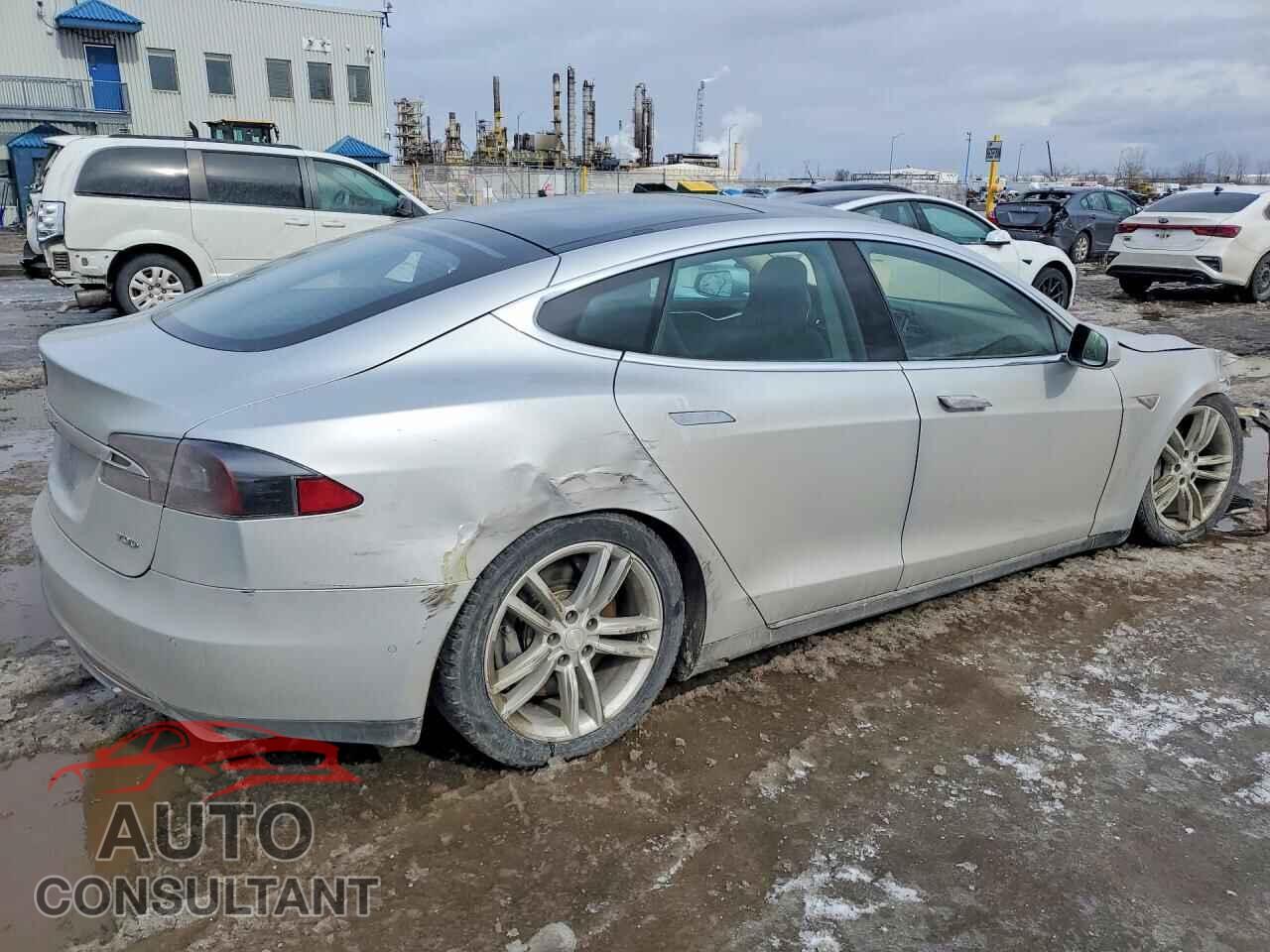 TESLA MODEL S 2015 - 5YJSA1E25FF112986