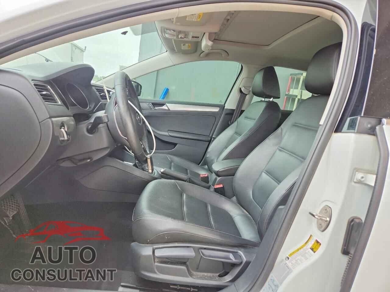 VOLKSWAGEN JETTA 2017 - 3VWDB7AJ5HM360723