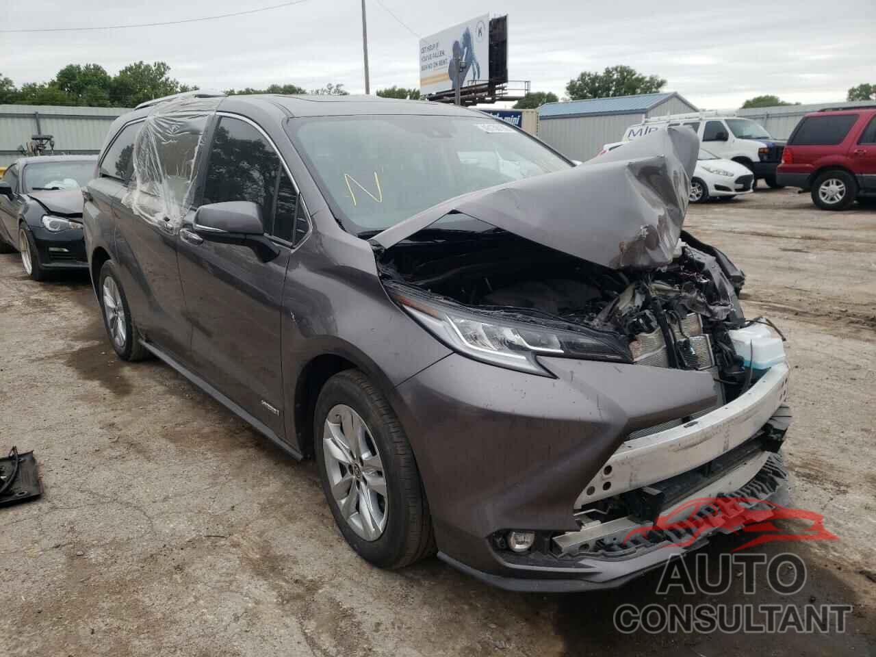 TOYOTA SIENNA 2021 - 5TDZRKEC9MS007771