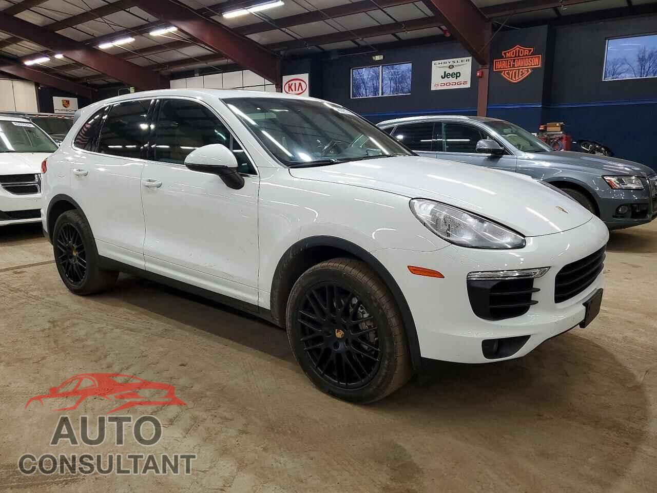 PORSCHE CAYENNE 2017 - WP1AB2A25HLA52775