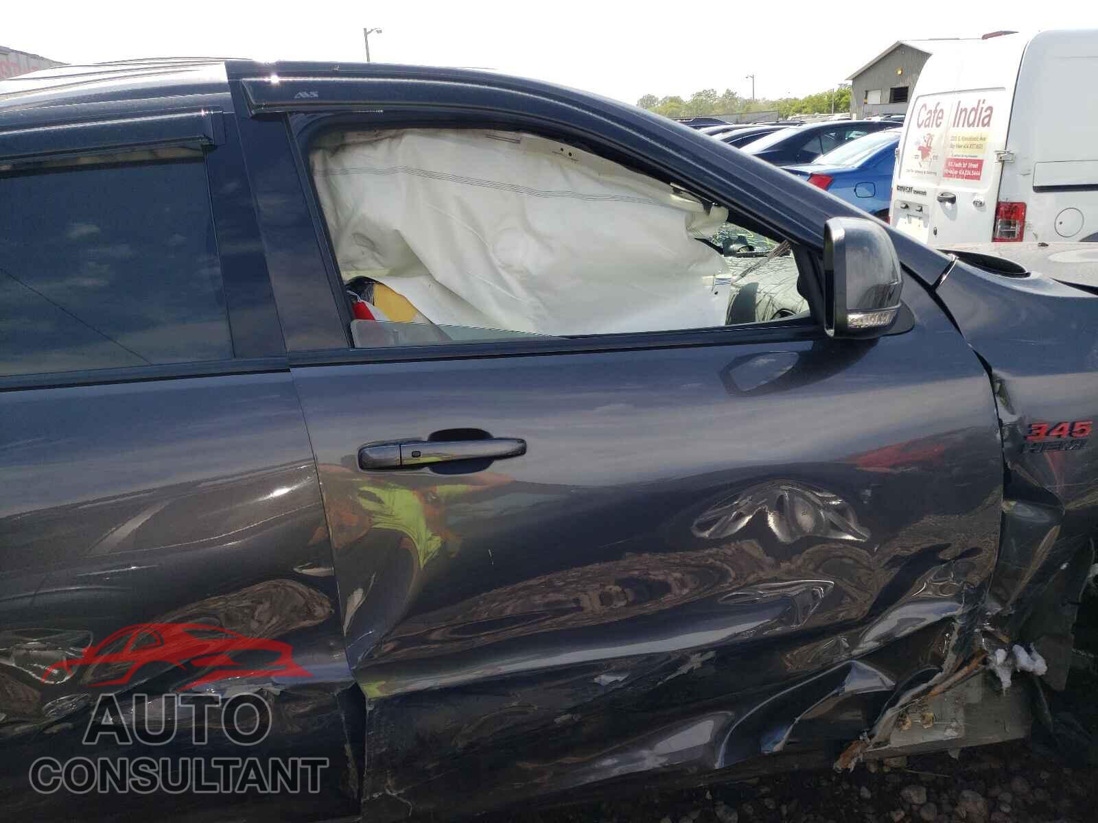 DODGE DURANGO 2018 - 1C4SDJCT9JC176375