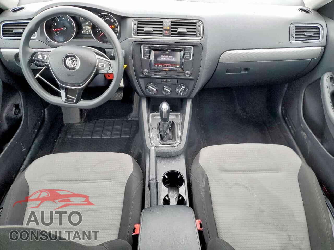VOLKSWAGEN JETTA 2017 - 3VW2B7AJ5HM399559