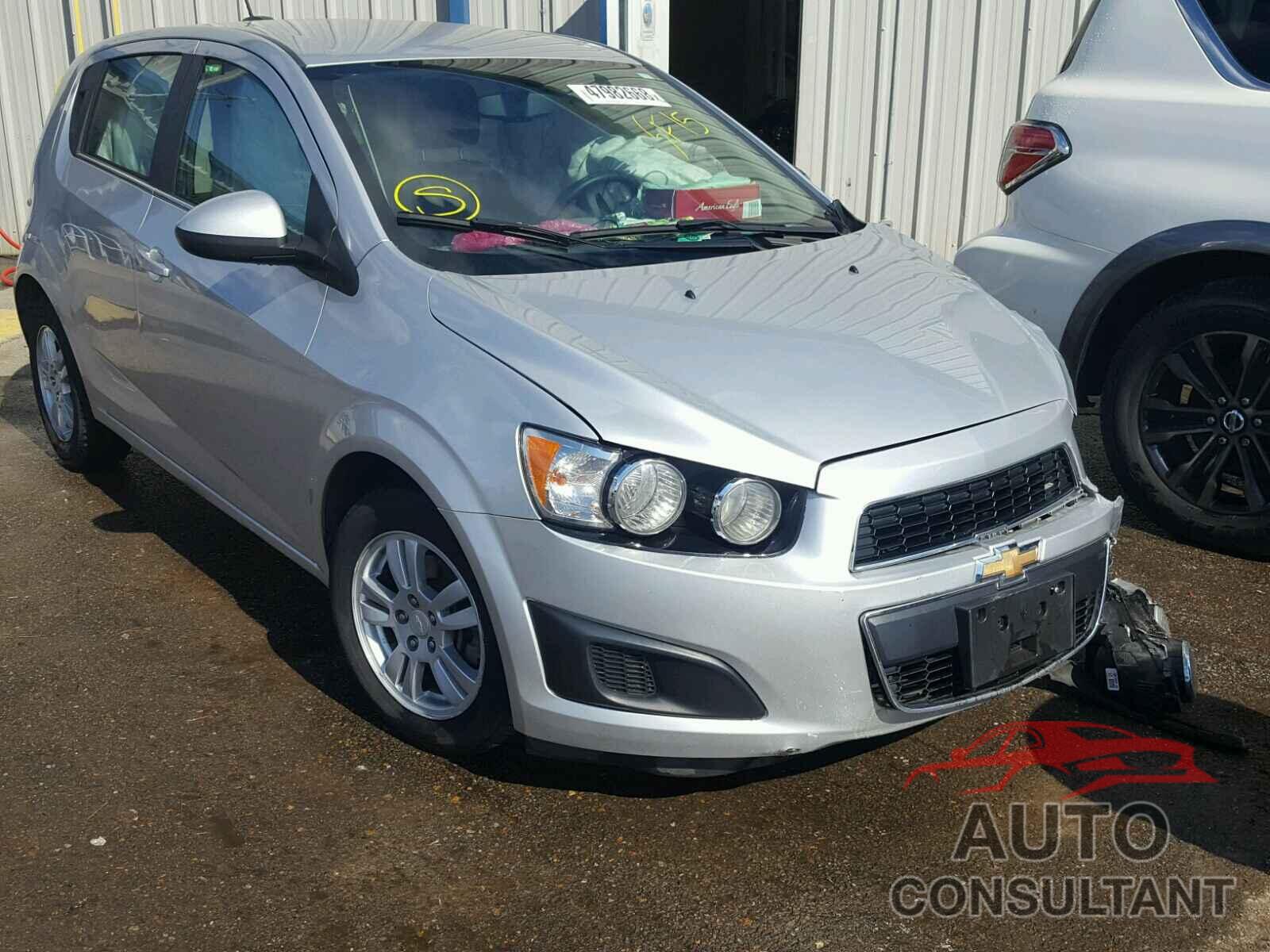 CHEVROLET SONIC 2015 - 1G1JC6SG5F4205056