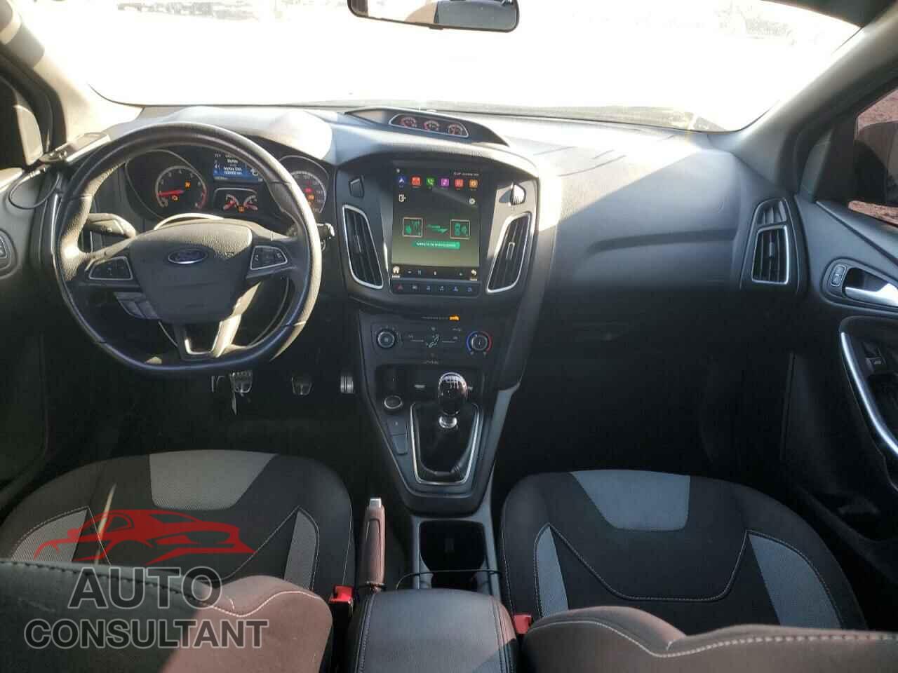 FORD FOCUS 2017 - 1FADP3L90HL347563
