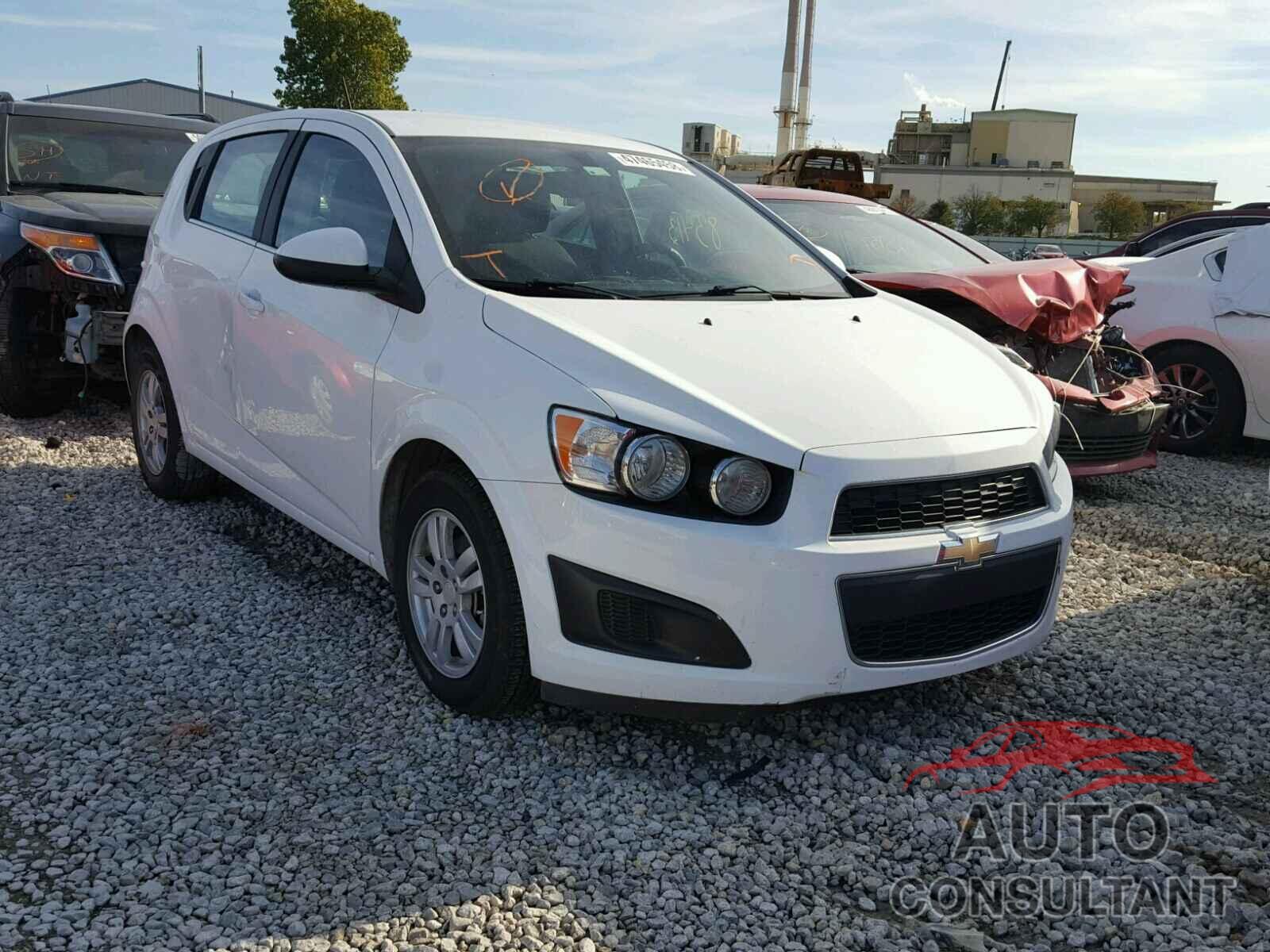 CHEVROLET SONIC 2015 - 1G1JC6SH7F4155270