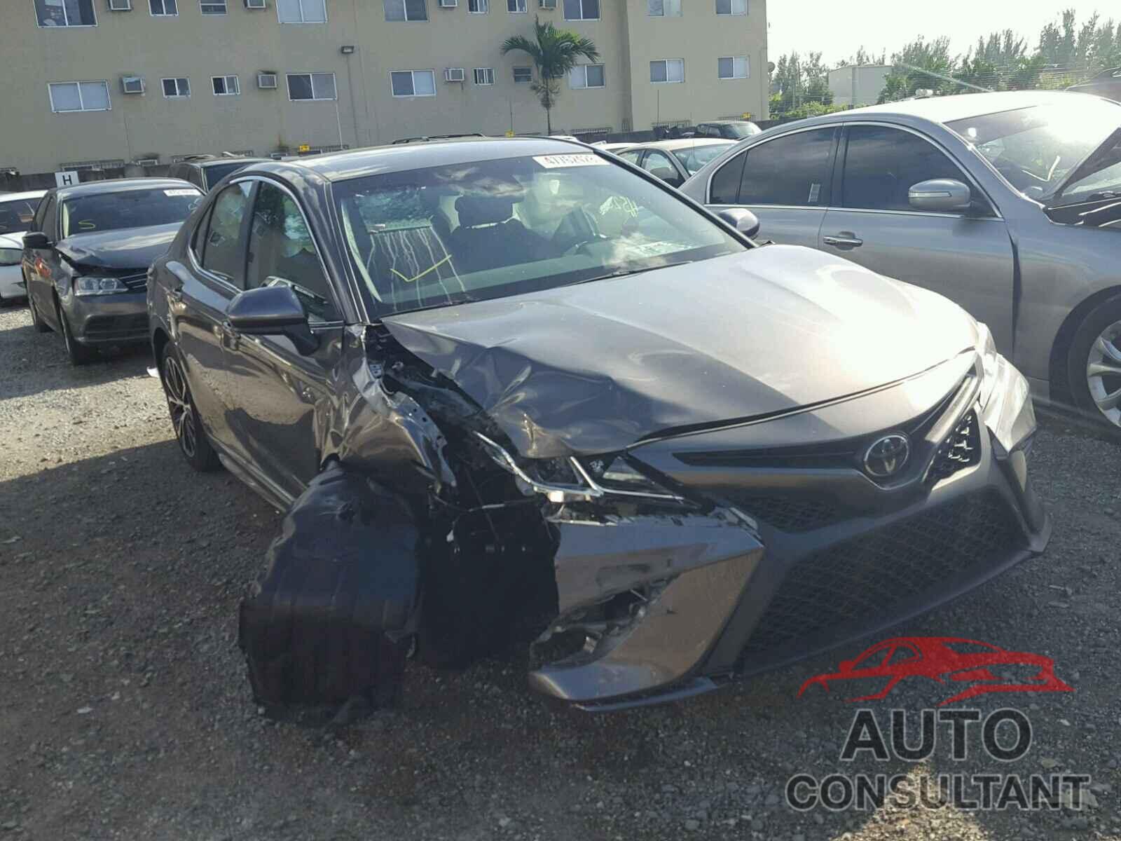 TOYOTA CAMRY 2018 - 4T1B11HK7JU069470