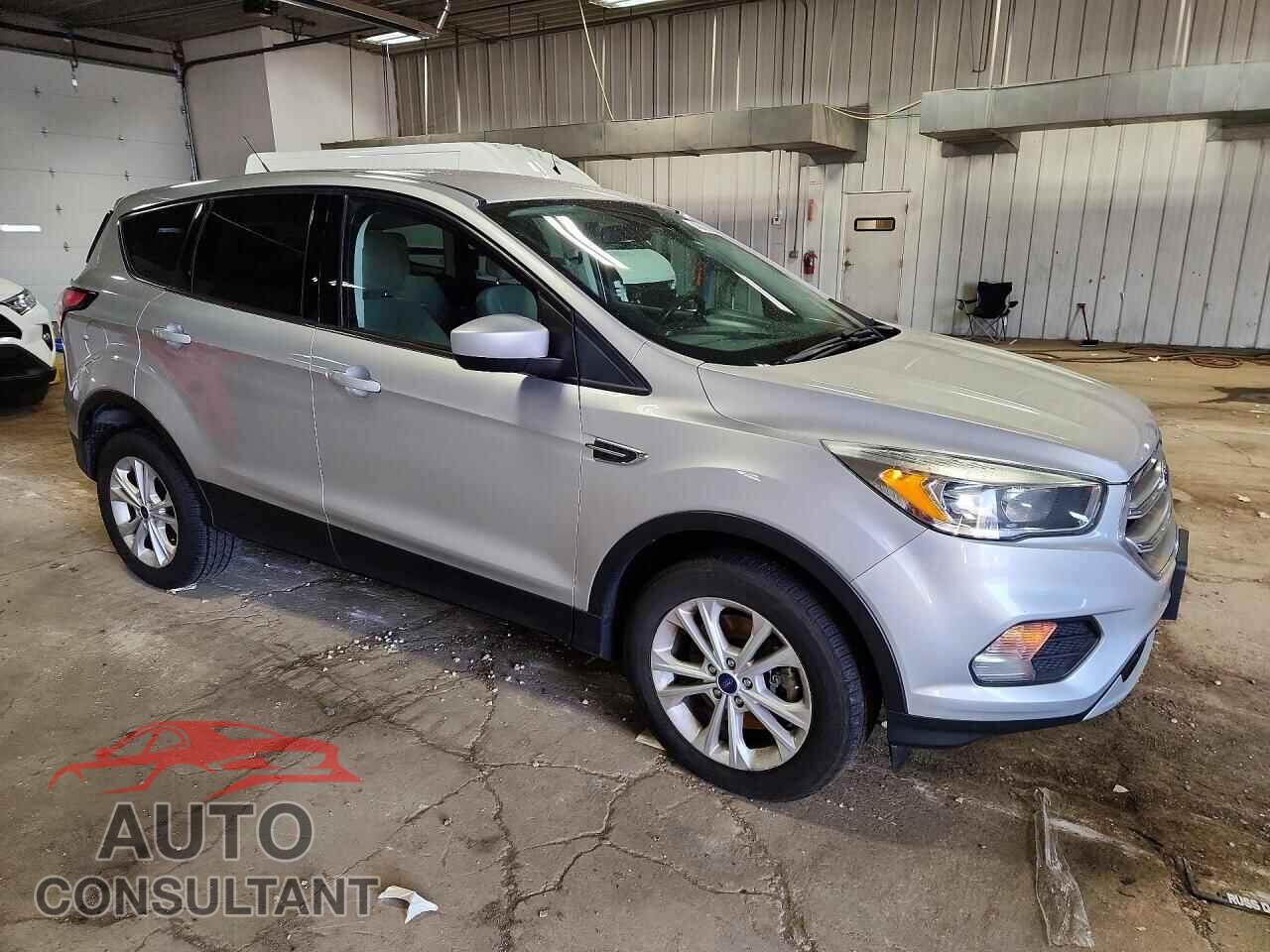 FORD ESCAPE 2017 - 1FMCU9G94HUC35849
