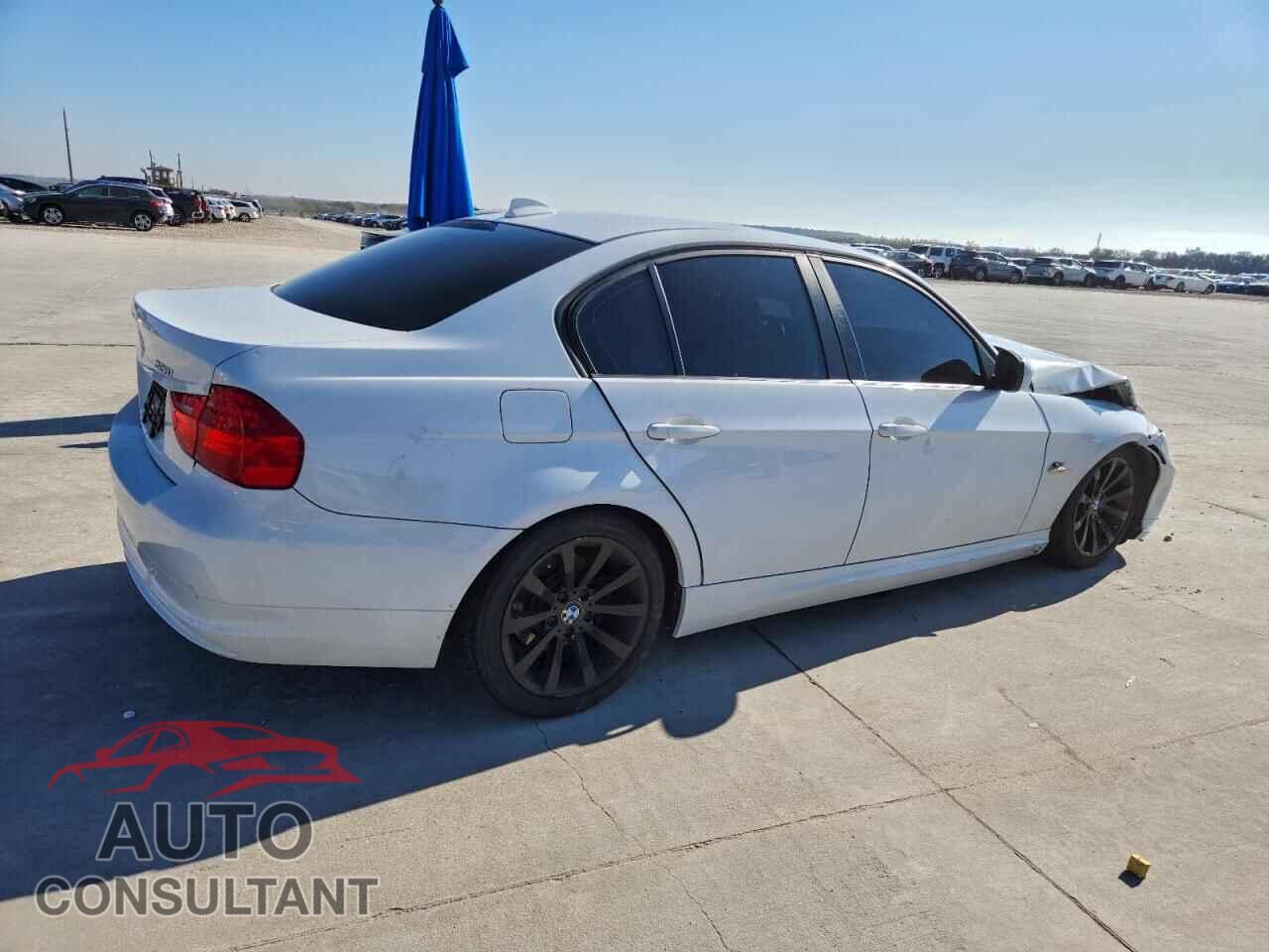 BMW 3 SERIES 2011 - WBAPH7C5XBA802461