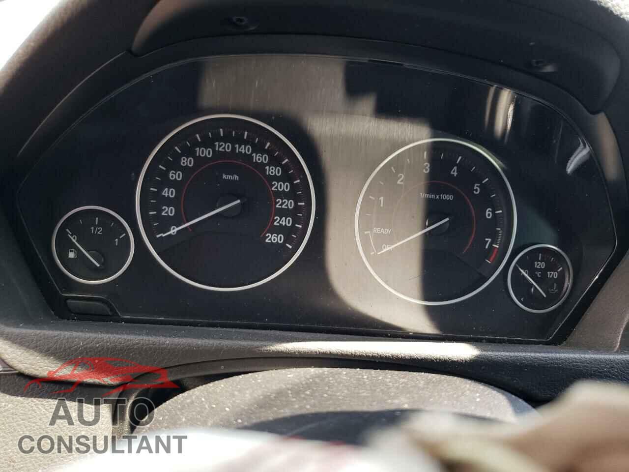 BMW 3 SERIES 2017 - WBA8A3C38HK692741