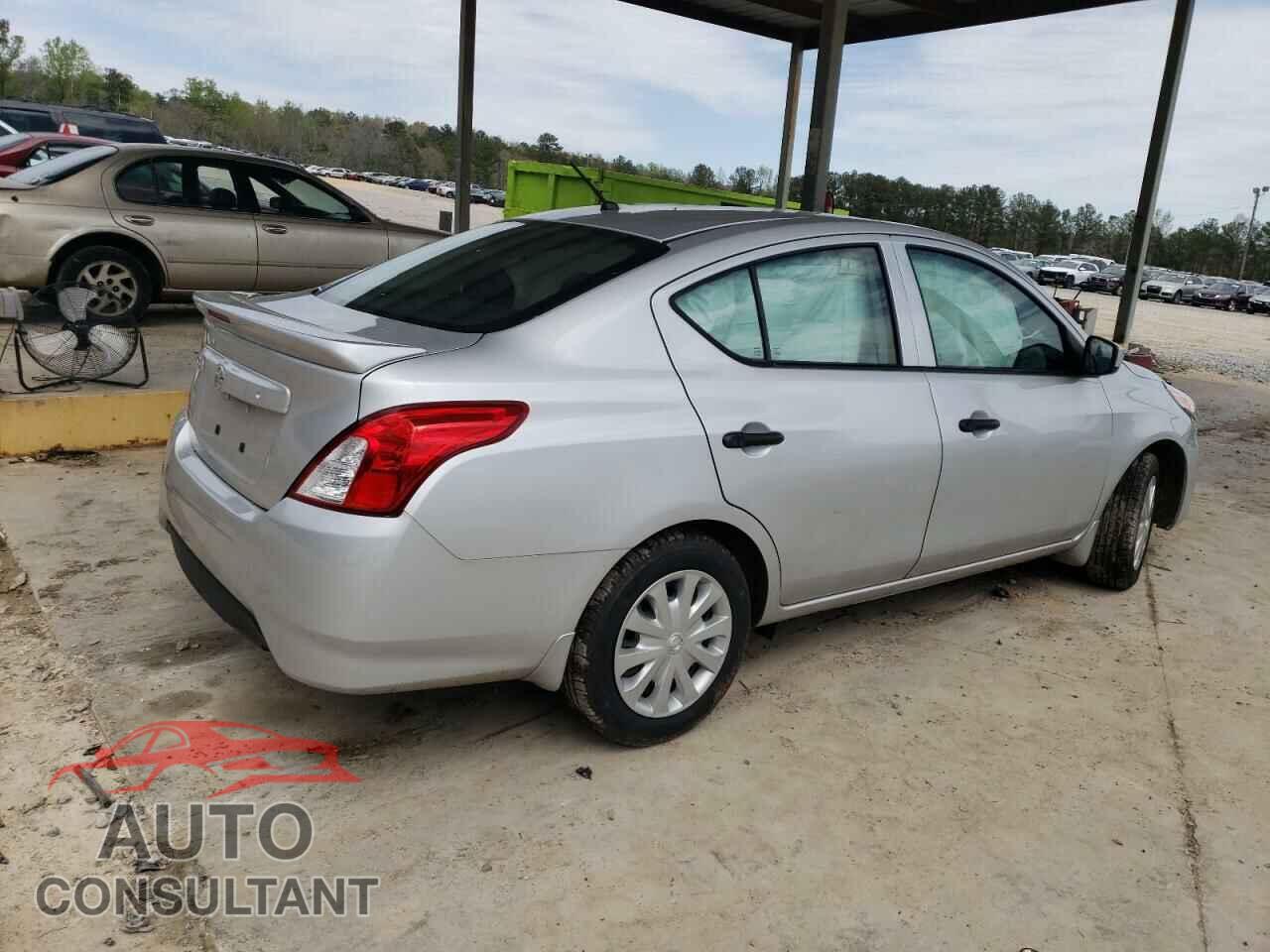 NISSAN VERSA 2017 - 3N1CN7AP3HL851293