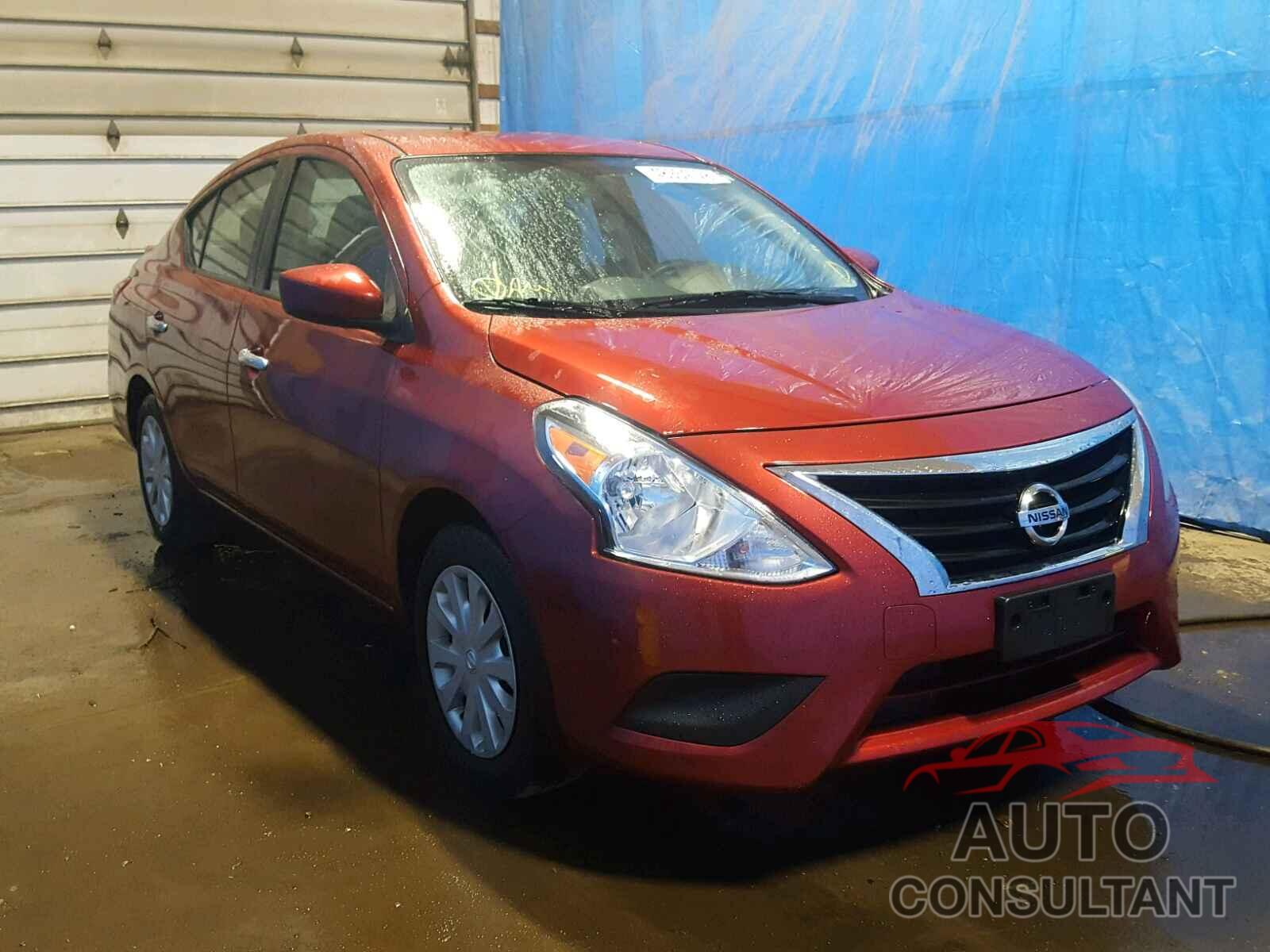NISSAN VERSA 2018 - 3N1CN7AP1JL801370