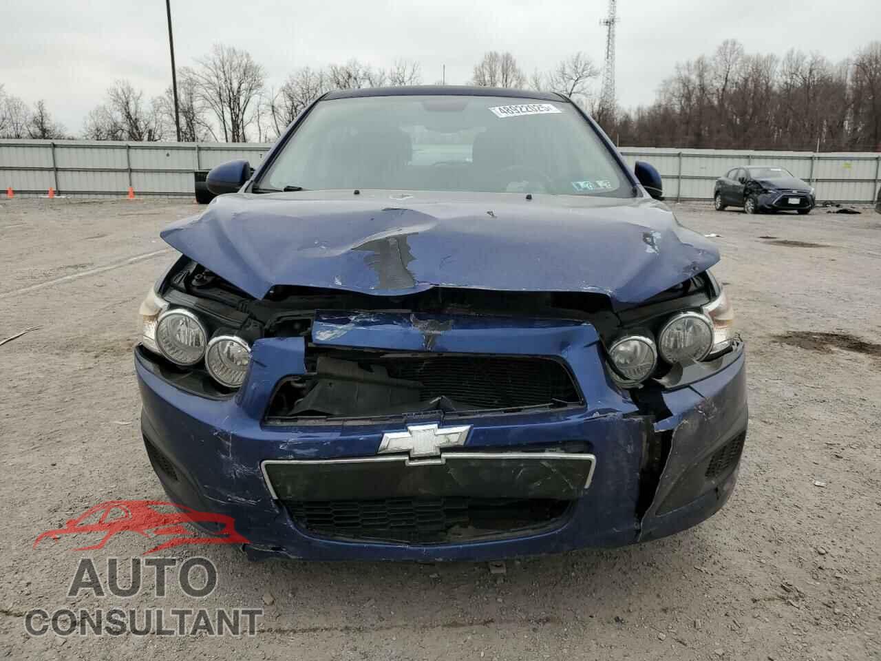 CHEVROLET SONIC 2013 - 1G1JA6SG8D4132445