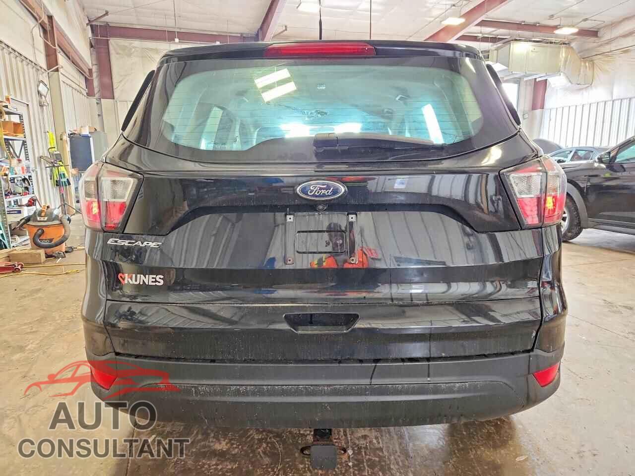 FORD ESCAPE 2017 - 1FMCU0F7XHUB13251