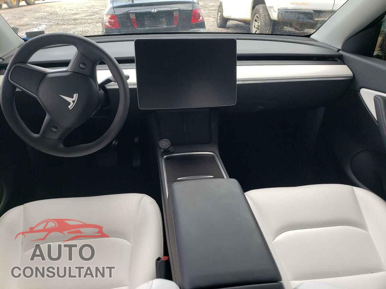 TESLA MODEL Y 2021 - 5YJYGDEEXMF257877