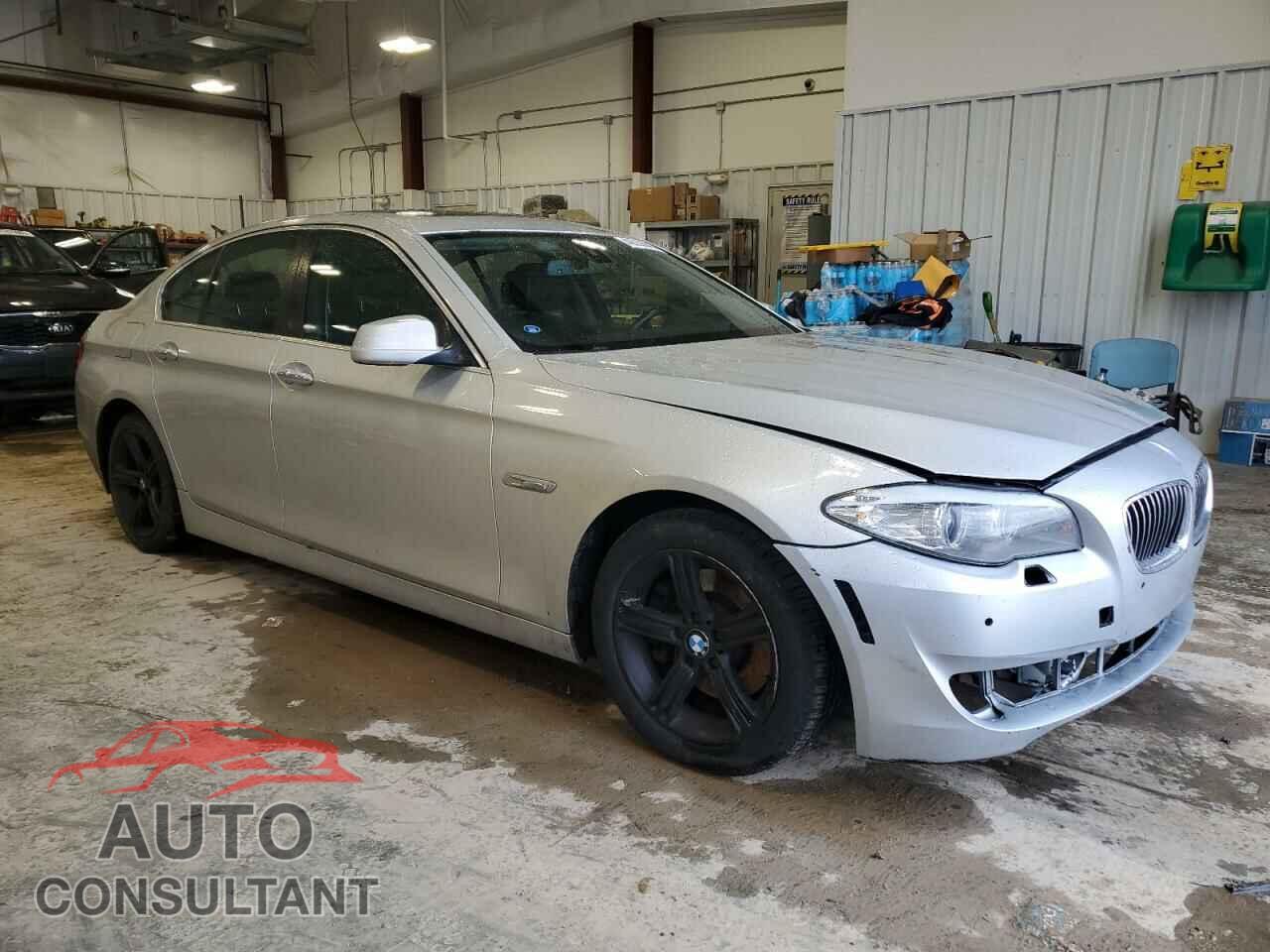 BMW 5 SERIES 2011 - WBAFR1C52BC740208