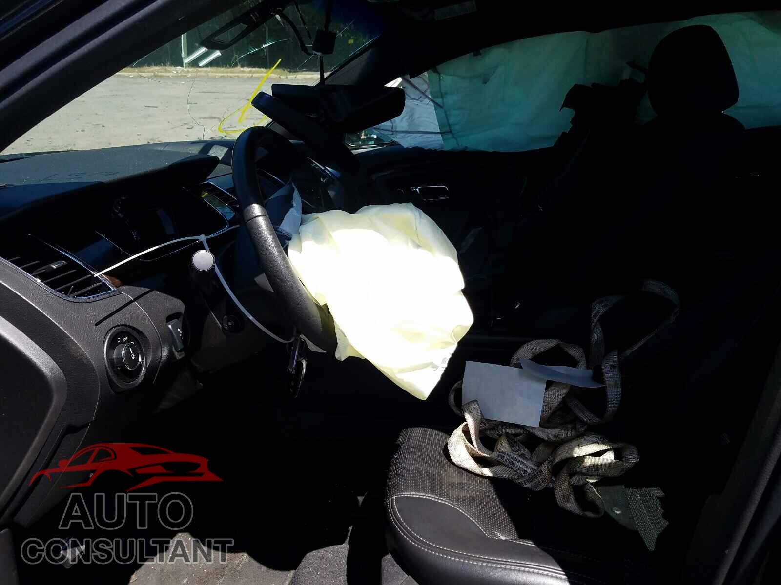 FORD TAURUS 2019 - 1FAHP2F82KG106652