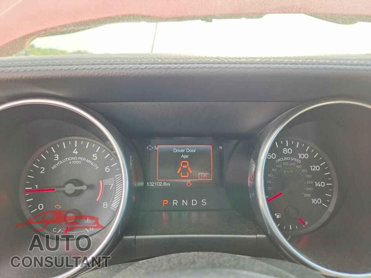 FORD MUSTANG 2018 - 1FATP8UH9J5155339