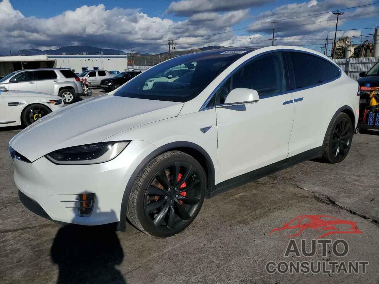 TESLA MODEL X 2016 - 5YJXCBE48GF000255