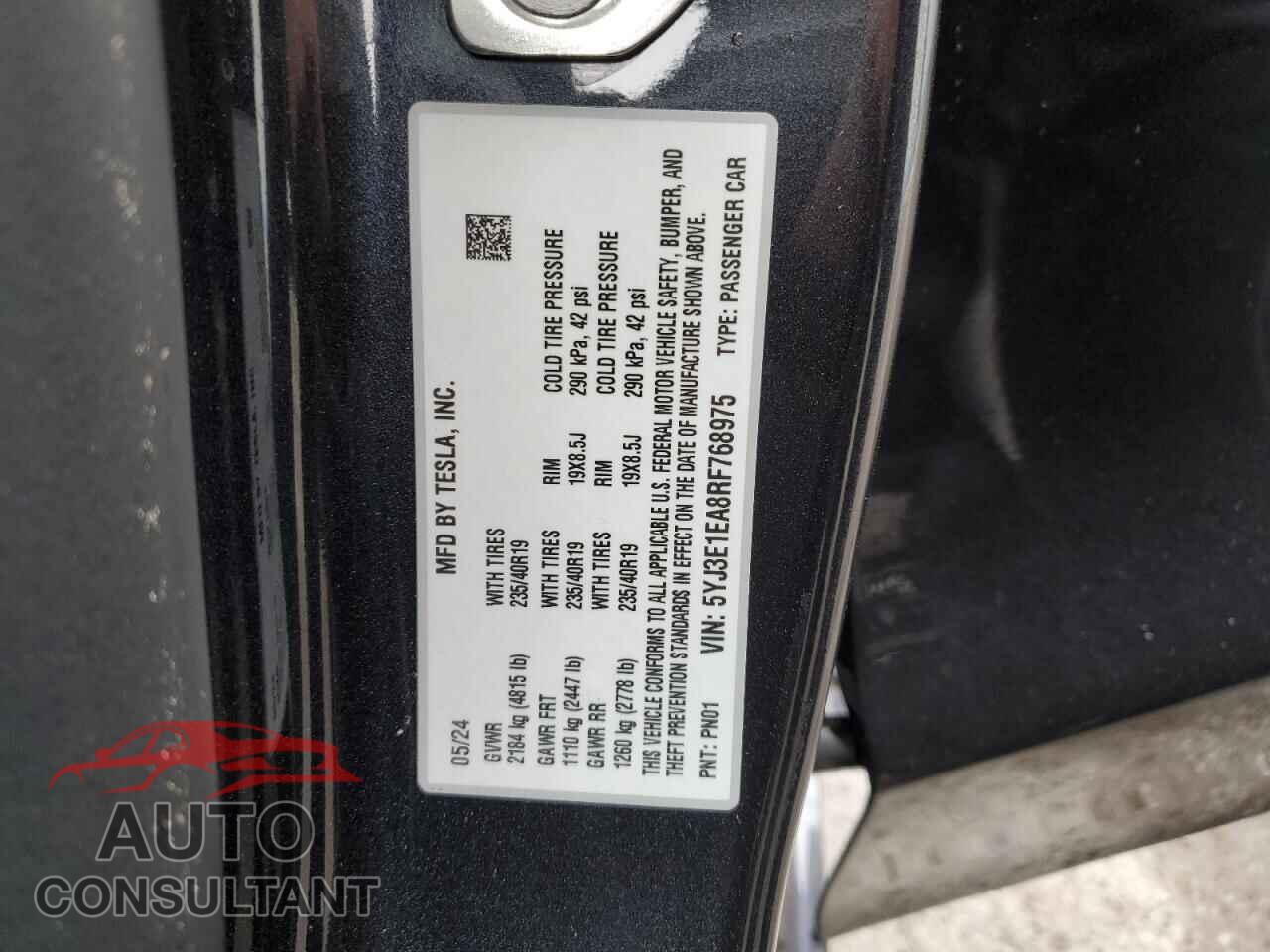 TESLA MODEL 3 2024 - 5YJ3E1EA8RF768975