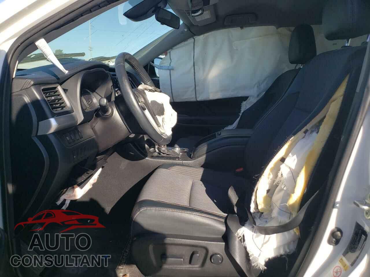 TOYOTA HIGHLANDER 2017 - 5TDZZRFH0HS215563