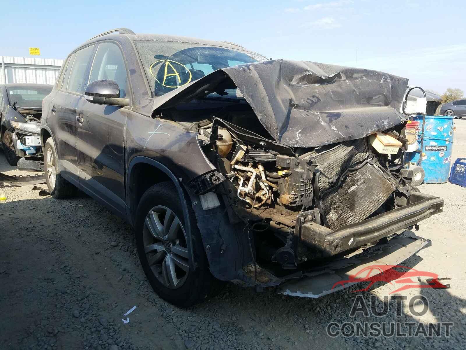 VOLKSWAGEN TIGUAN 2016 - WVGBV7AXXGW592945