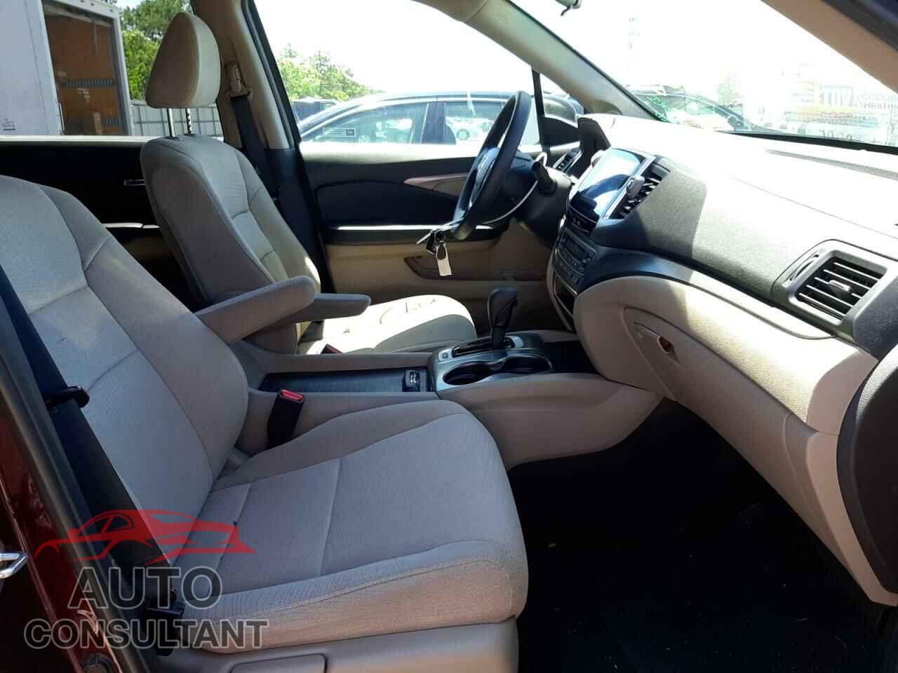 HONDA PILOT 2017 - 5FNYF6H38HB067977