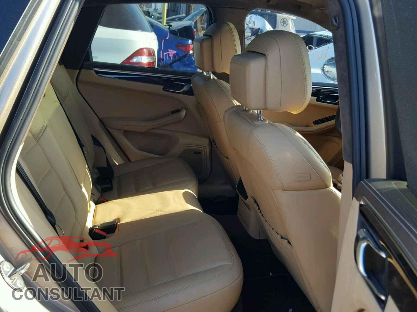 PORSCHE MACAN 2016 - WP1AF2A52GLB93199