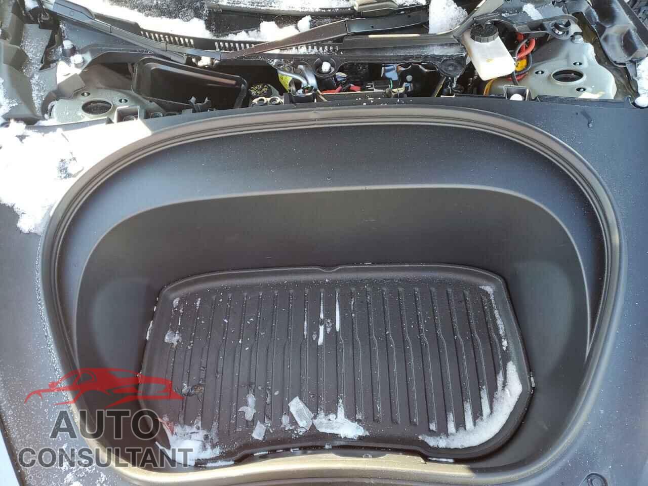TESLA MODEL 3 2024 - 5YJ3E1EA9RF864579