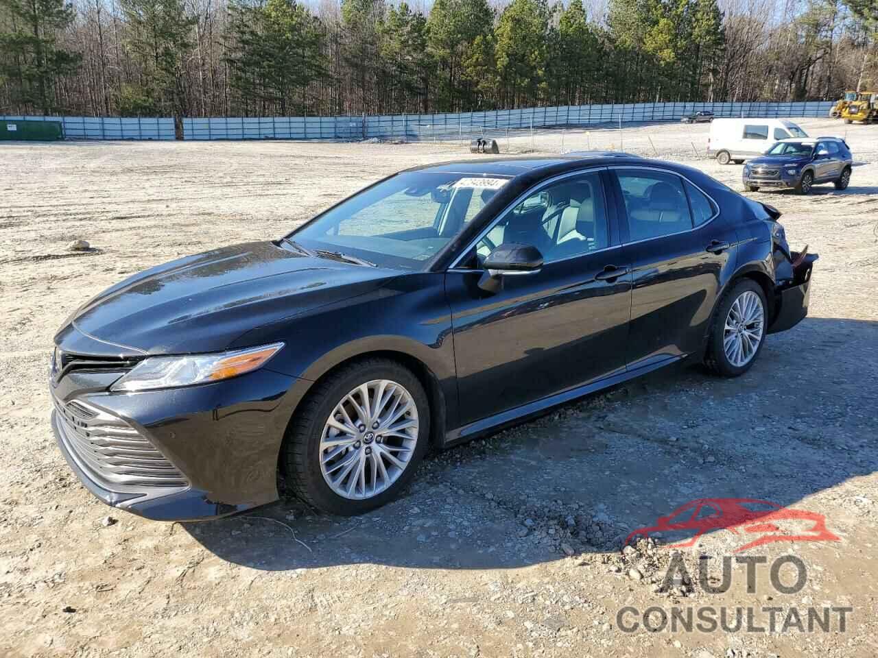 TOYOTA CAMRY 2018 - 4T1B11HK9JU019072