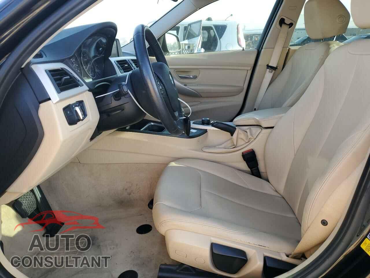 BMW 3 SERIES 2014 - WBA3B1C54EP679335