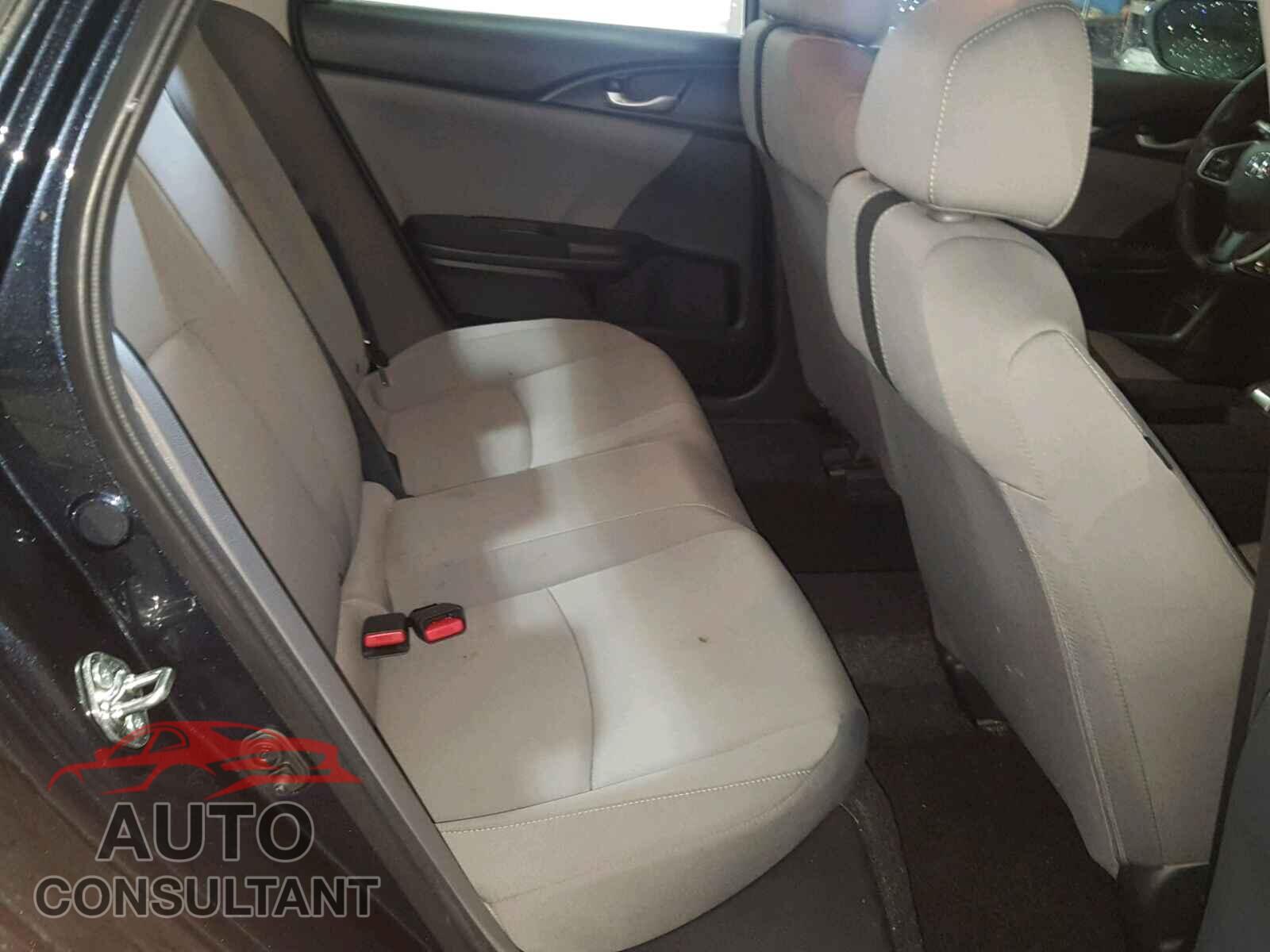 HONDA CIVIC LX 2017 - 19XFC2F50HE205935