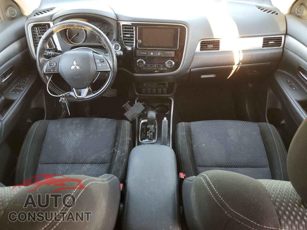 MITSUBISHI OUTLANDER 2017 - JA4AD3A34HZ051666
