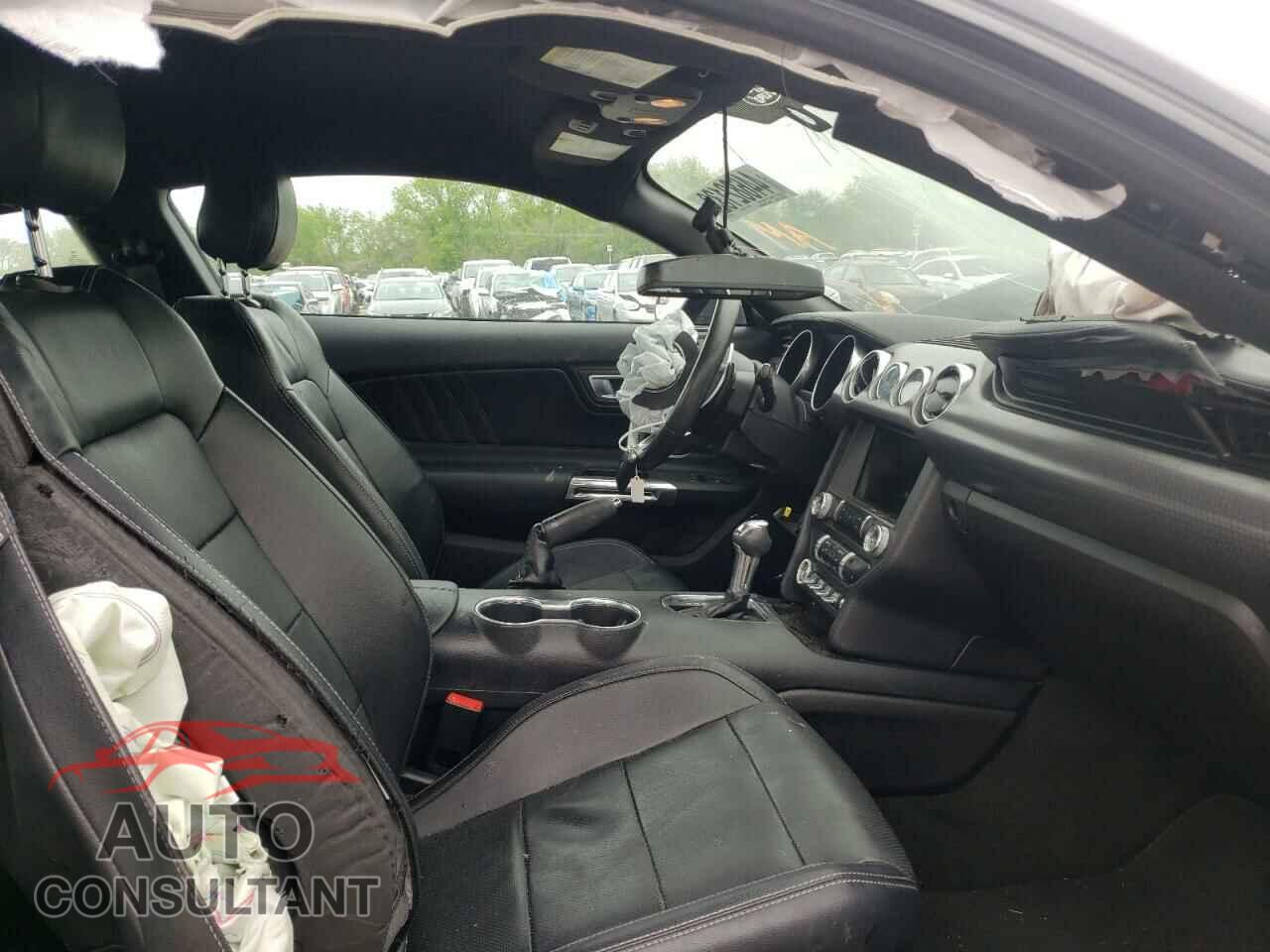 FORD MUSTANG 2018 - 1FA6P8TH8J5106860