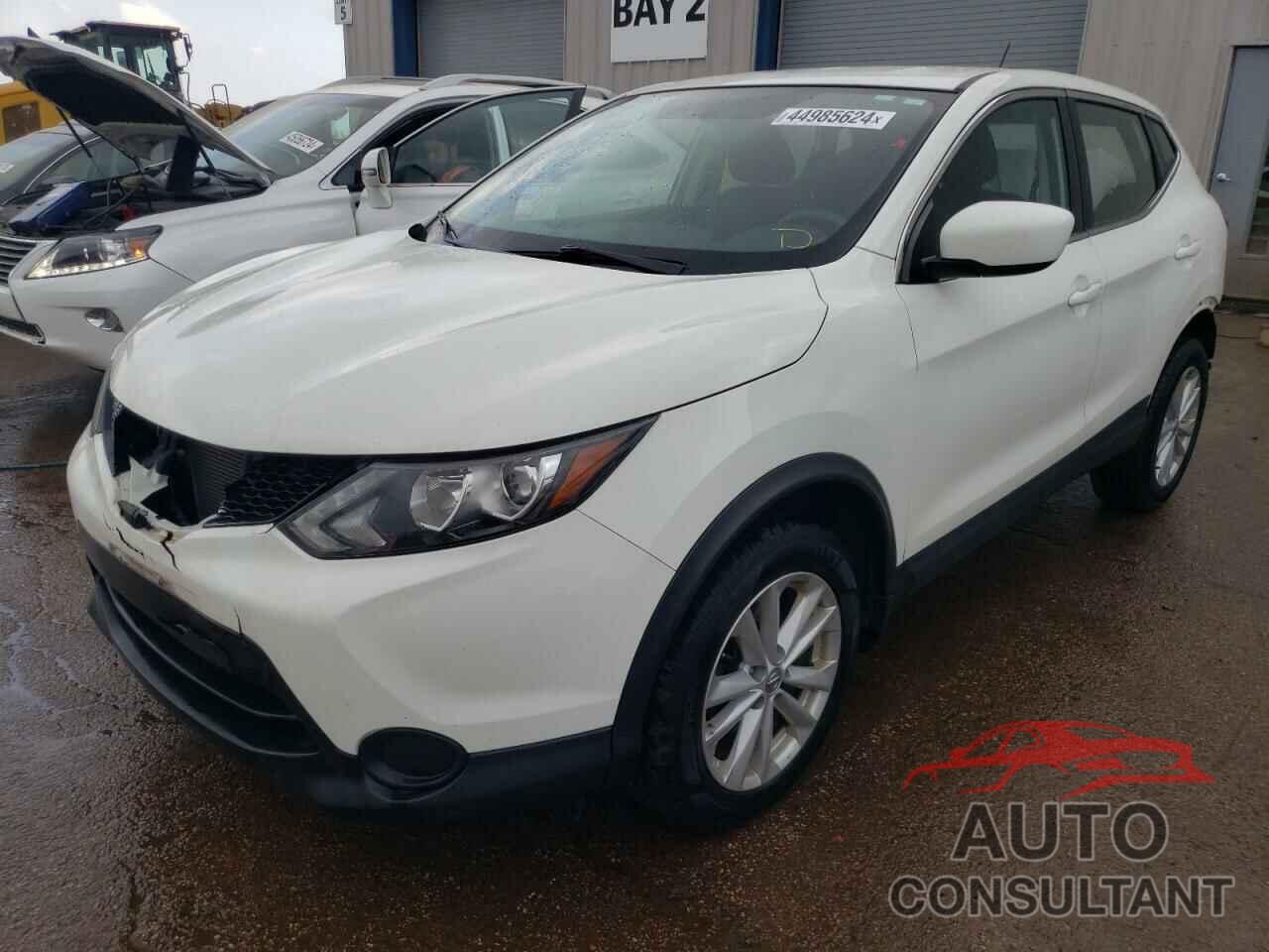 NISSAN ROGUE 2017 - JN1BJ1CR6HW128566