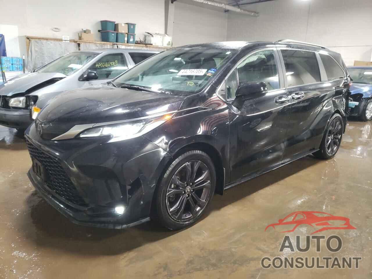 TOYOTA SIENNA 2022 - 5TDXRKEC5NS132033