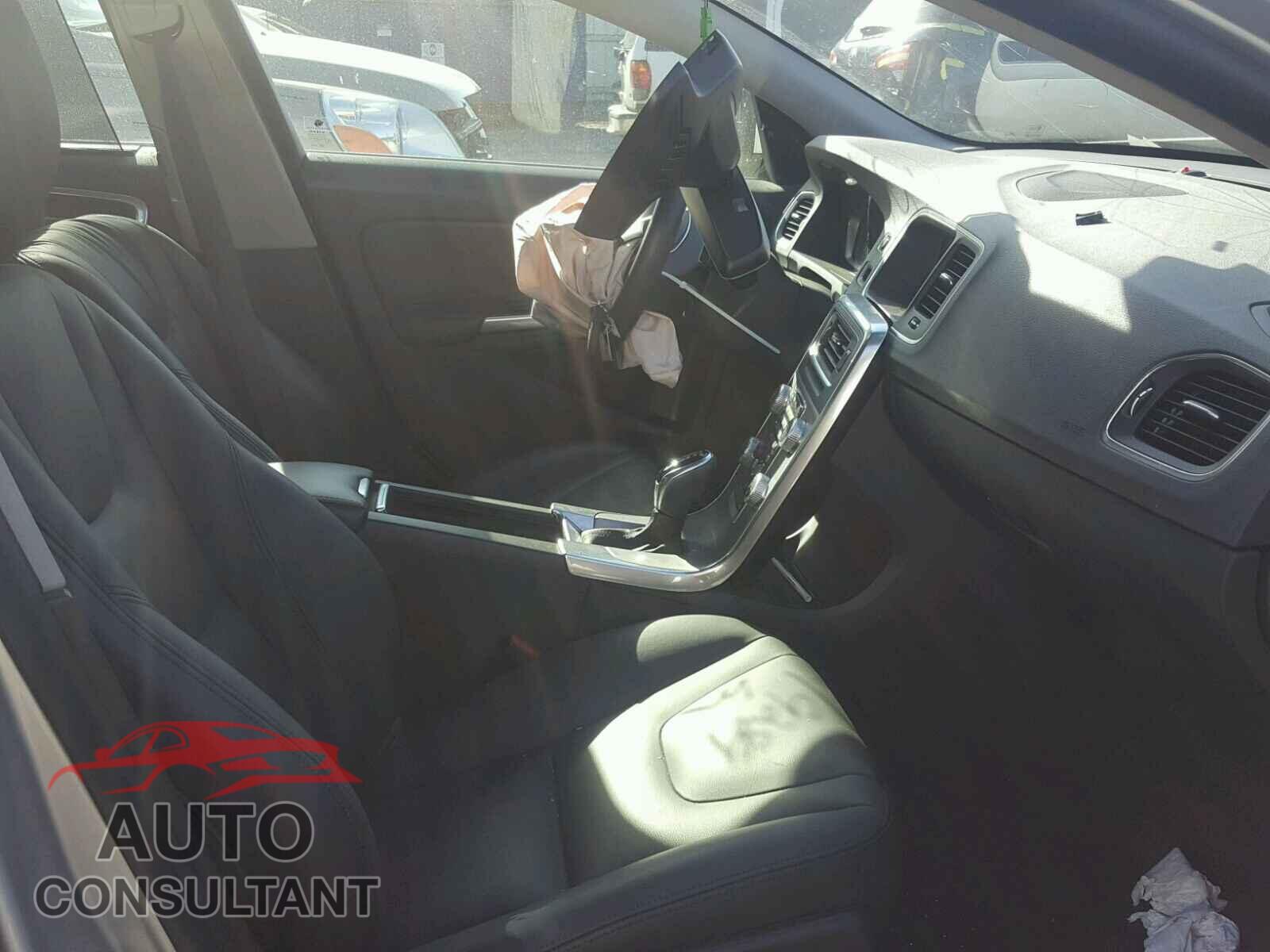 VOLVO S60 2017 - LYV402TK4HB136625