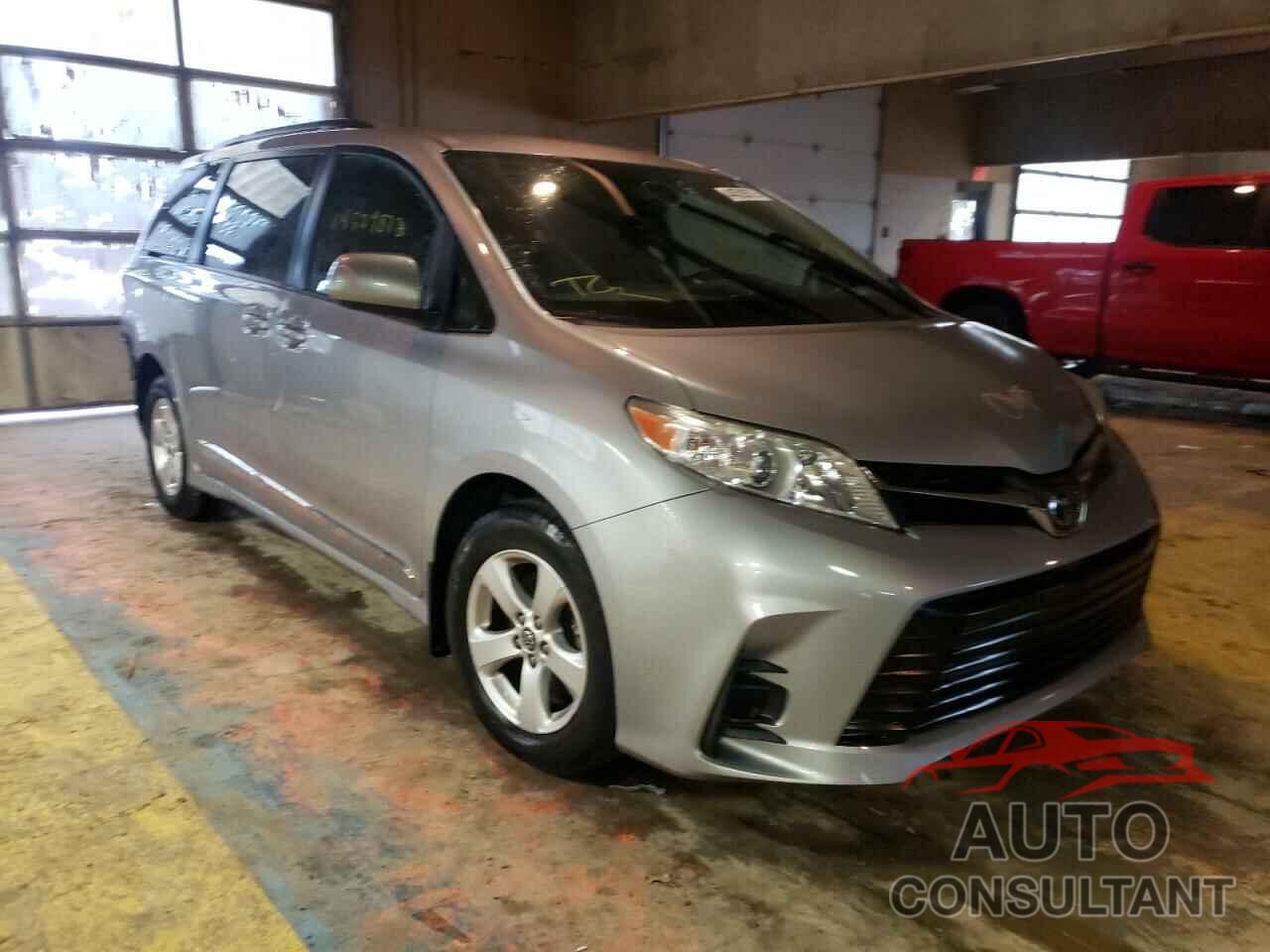 TOYOTA SIENNA 2018 - 5TDKZ3DC8JS915892