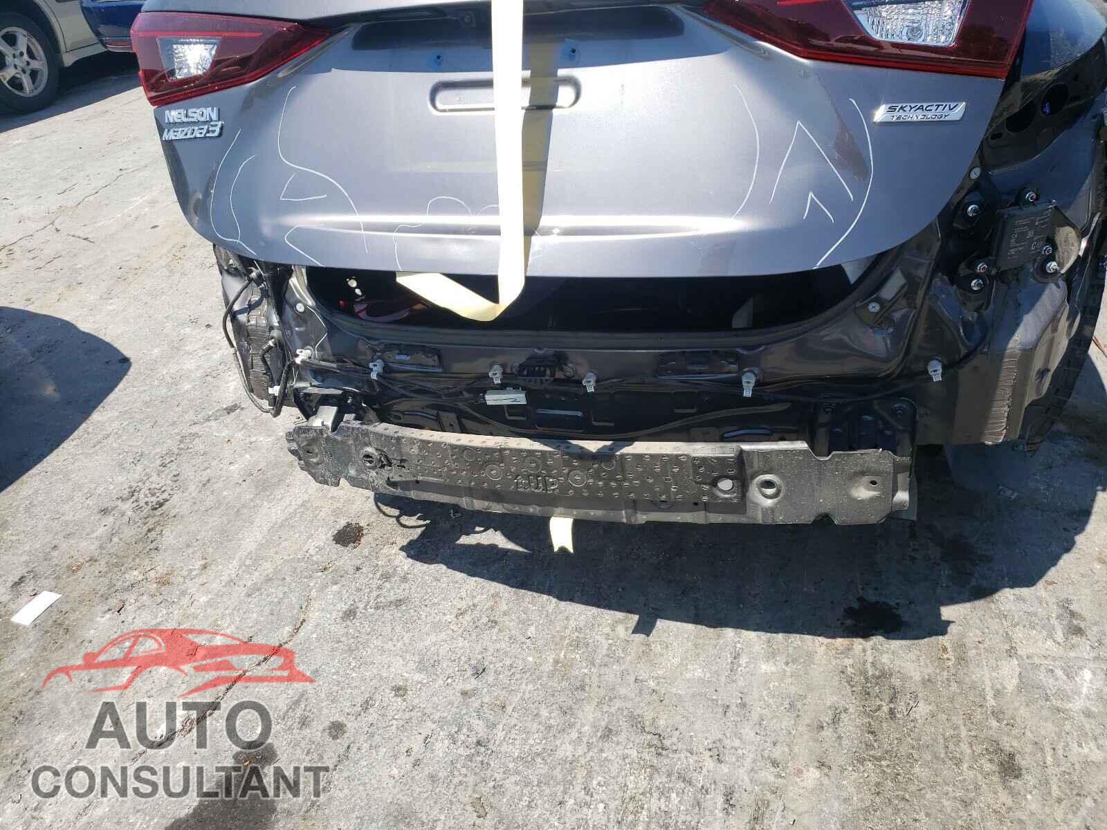 MAZDA 3 2018 - 3MZBN1V36JM229149