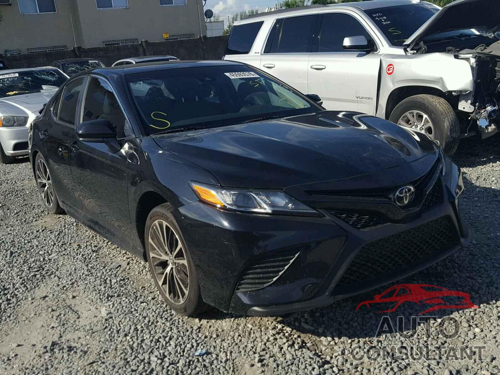 TOYOTA CAMRY 2018 - 4T1B11HK0JU547647