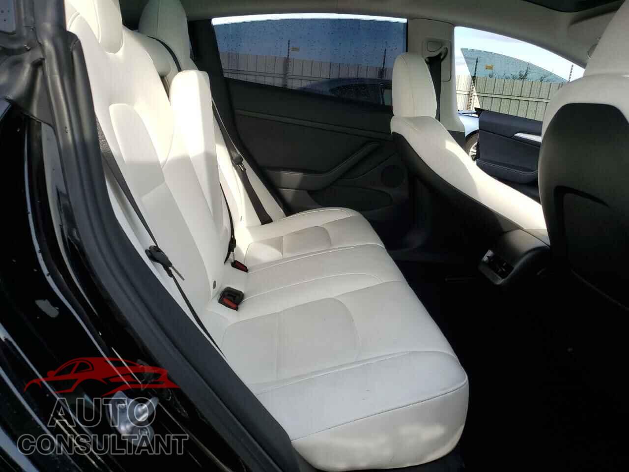 TESLA MODEL 3 2023 - 5YJ3E1EA5PF695044