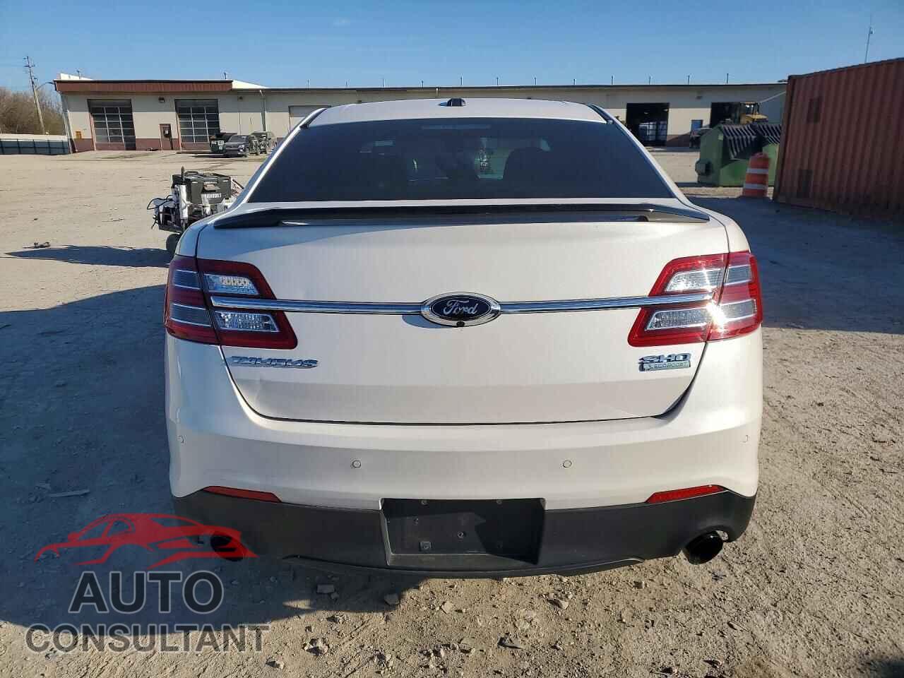 FORD TAURUS 2017 - 1FAHP2KT3HG118599