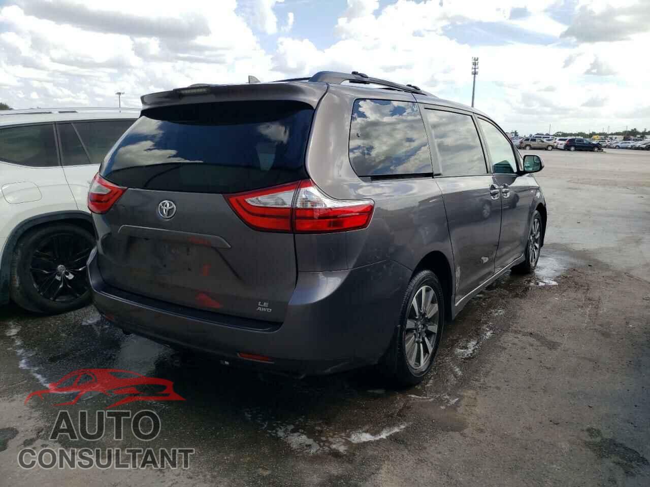 TOYOTA SIENNA 2018 - 5TDJZ3DC5JS201410