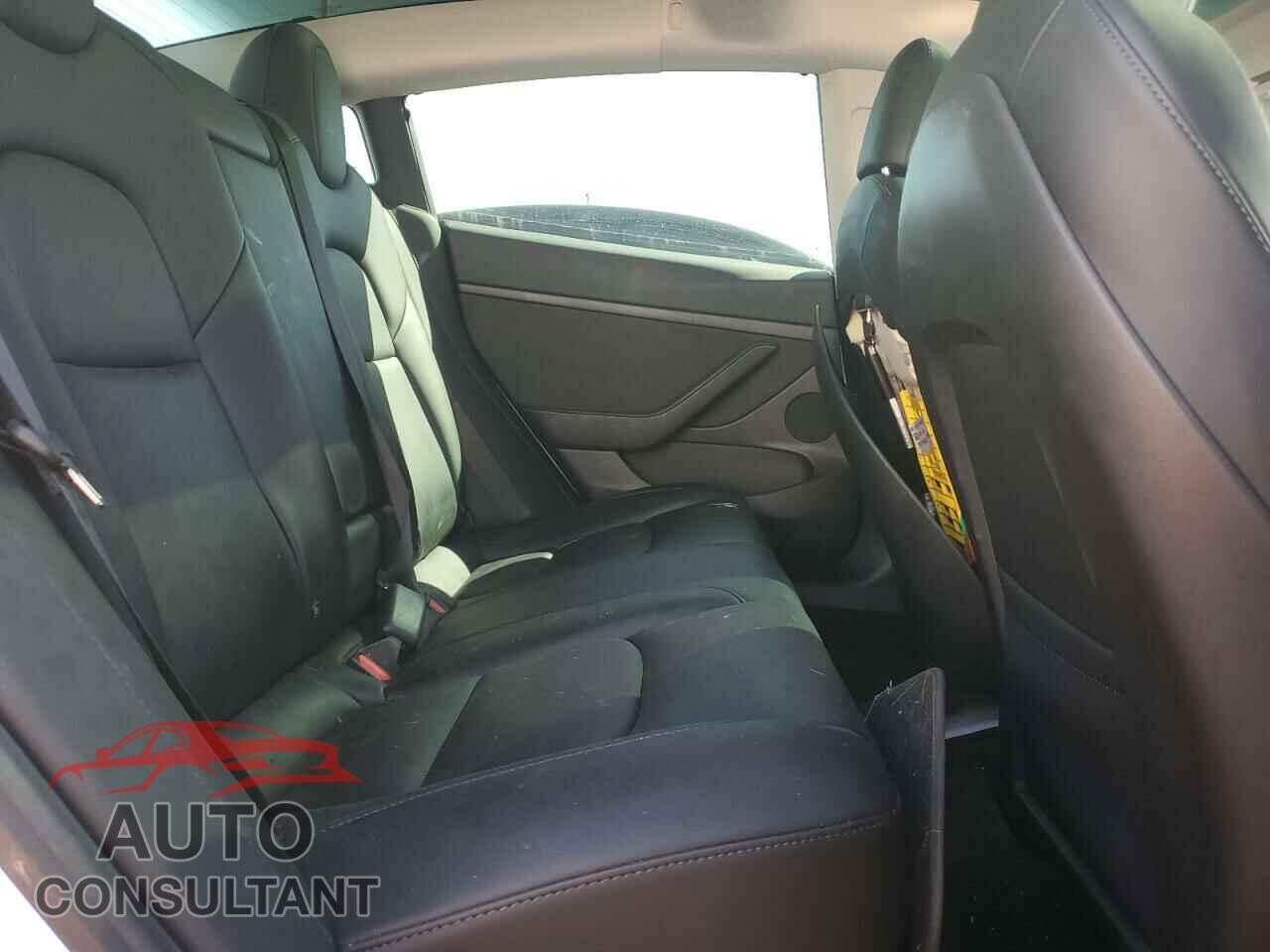 TESLA MODEL 3 2021 - 5YJ3E1EA5MF961562