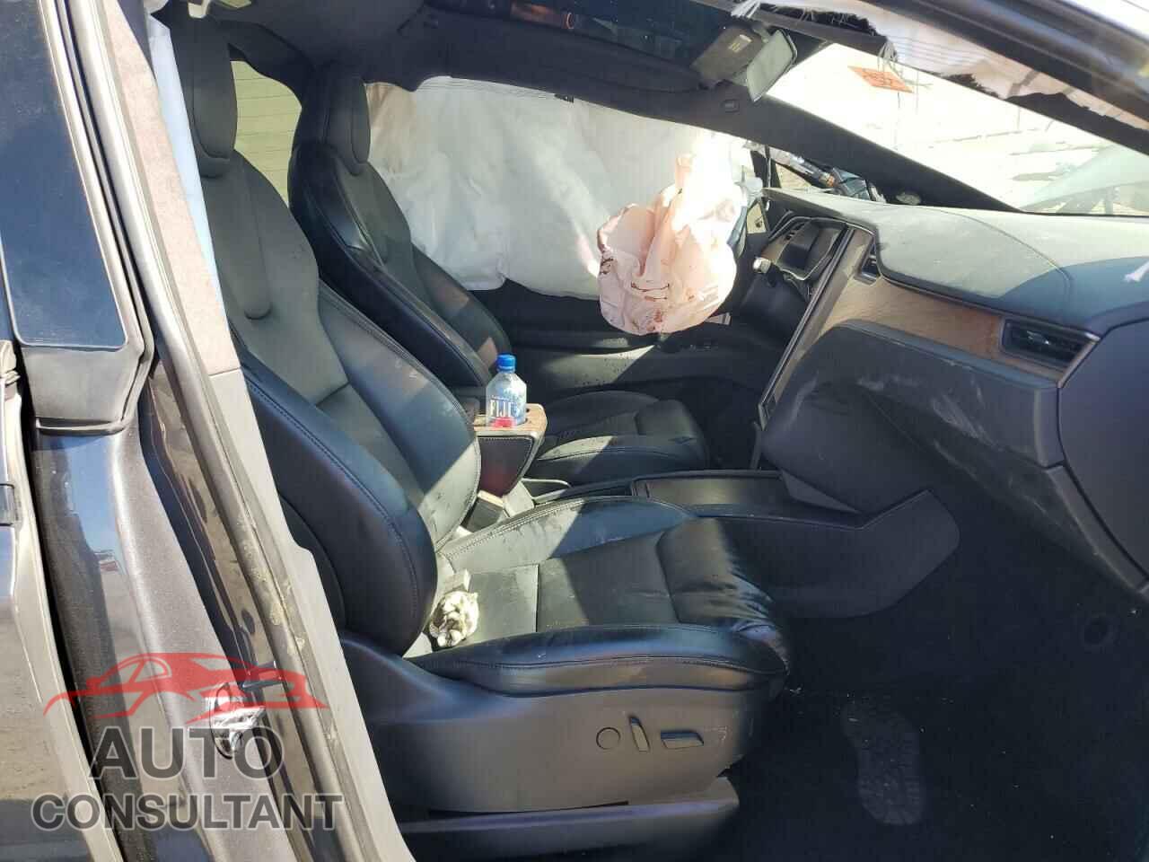 TESLA MODEL X 2020 - 5YJXCBE25LF239111