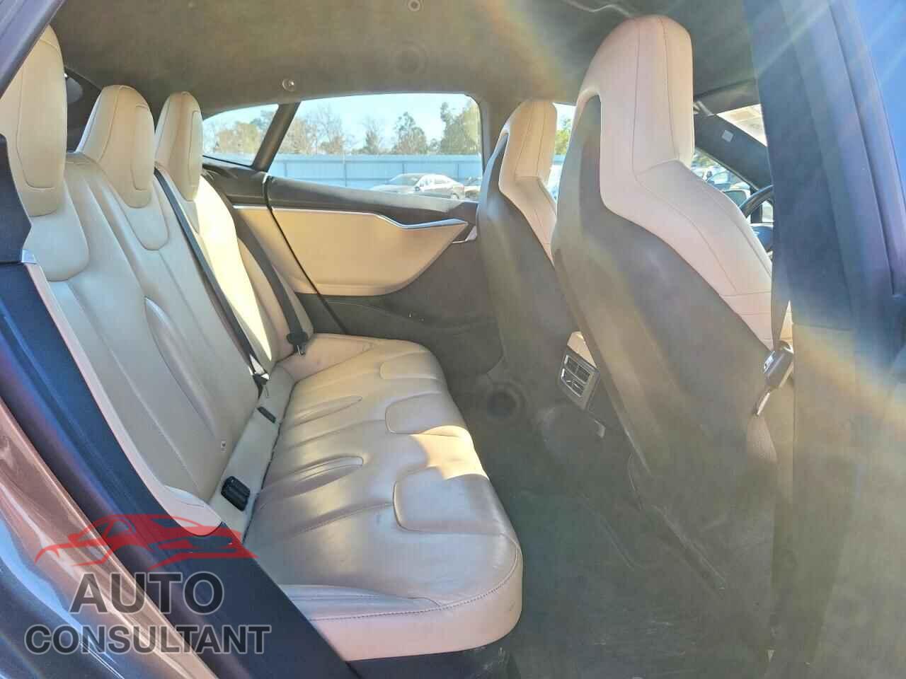 TESLA MODEL S 2015 - 5YJSA1E40FF114985