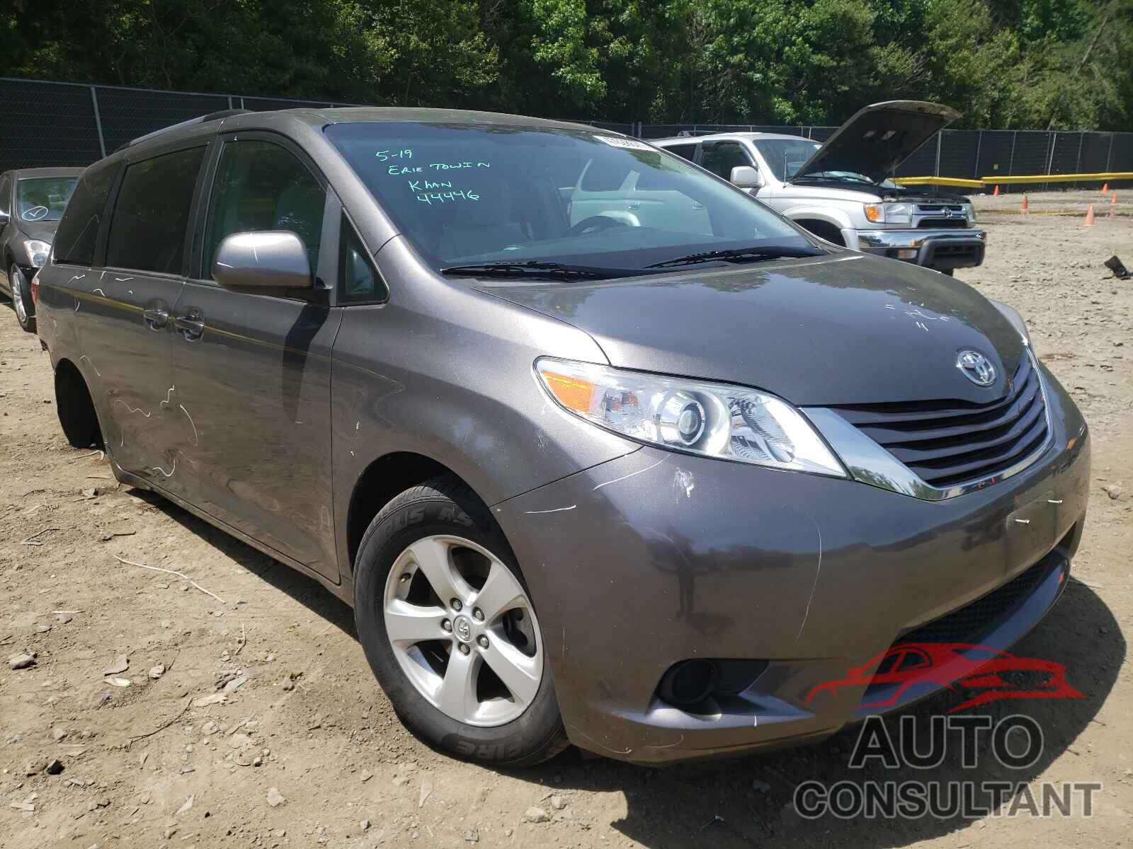 TOYOTA SIENNA 2017 - 5TDKZ3DC0HS799985